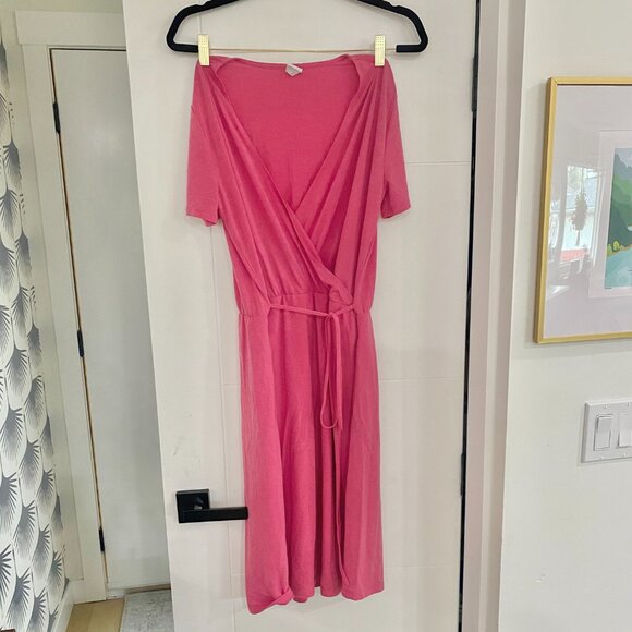 Elegant Pink Wrap Dress - Picture 5 of 10